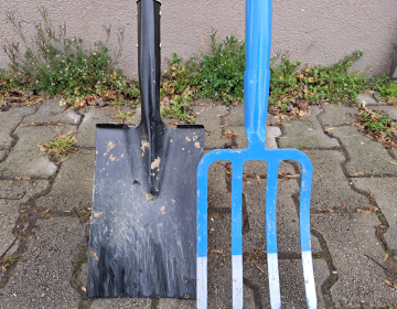 Lopata in vile za prekopavanje tal - nepogrešljivo vrtnarsko orodje, foto: Igor Škerbot